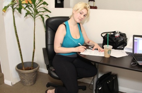 American pornstar Siri changes her clothes and flashes her huge bosoms